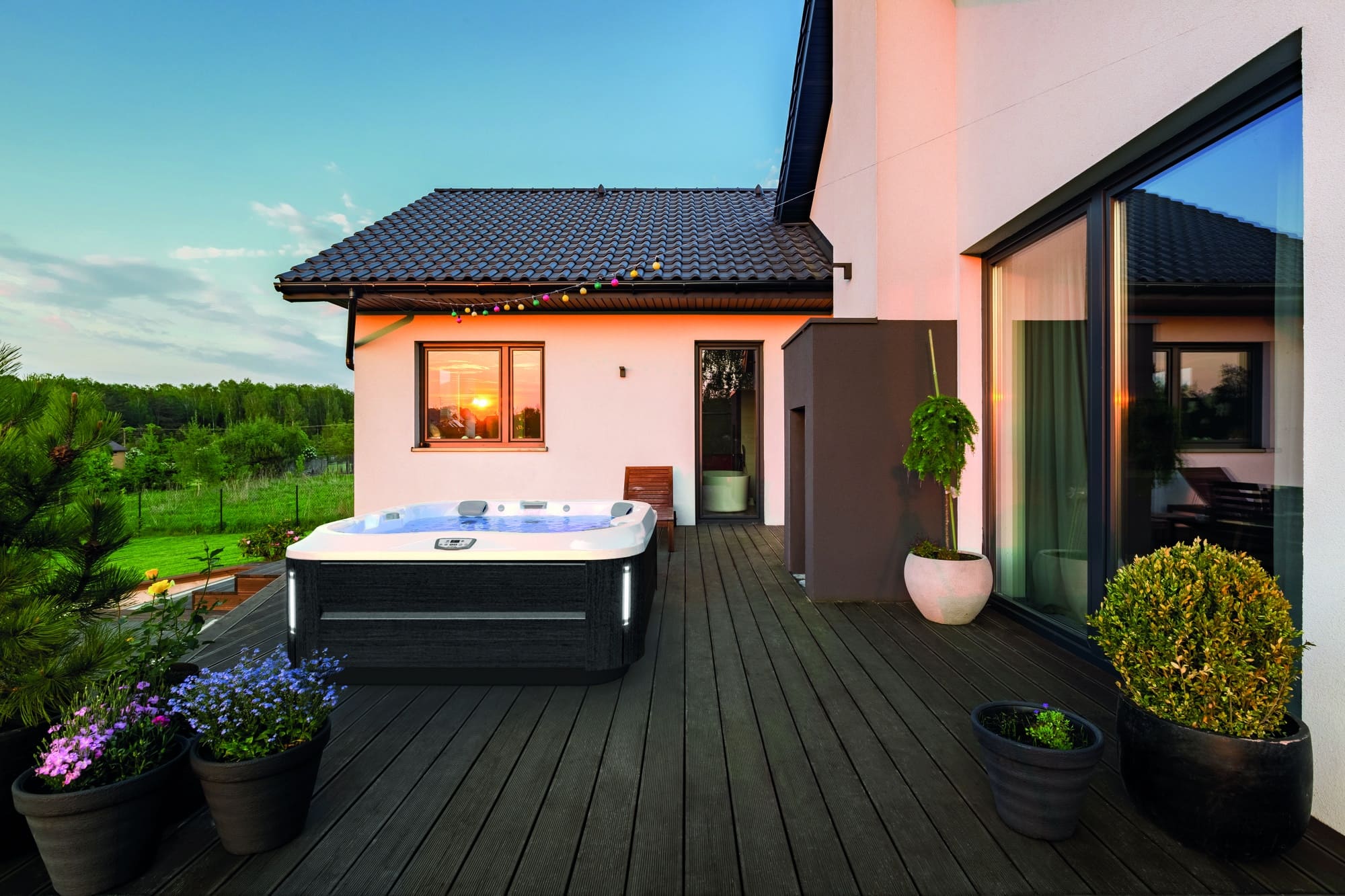 Jacuzzi J-355 IR/Red Light Porcelain - Smoked Ebony