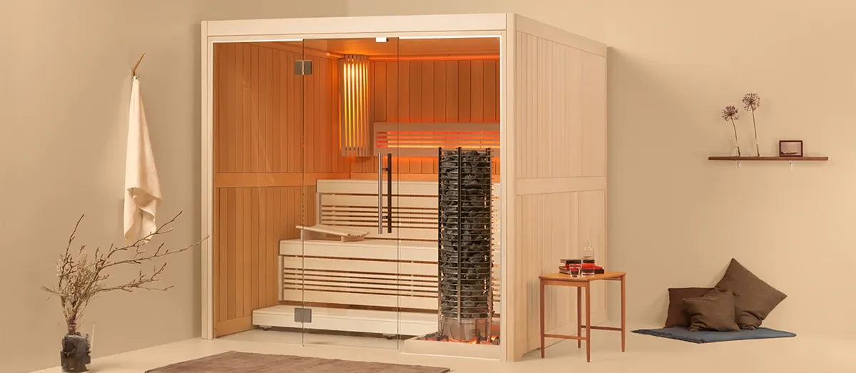 sauna met kolen kachel in kamer